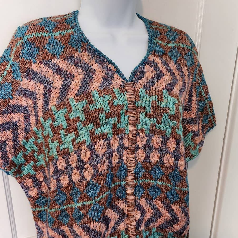Vintage Joan Vaas Hand Knit Sweater Short Sleeve V-Neck Oversized Geometric
