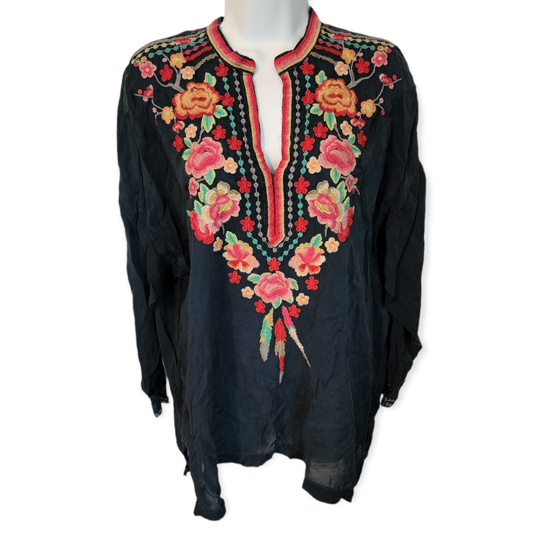 Johnny Was Navy Blue Floral Embroidered Tunic Blouse size small